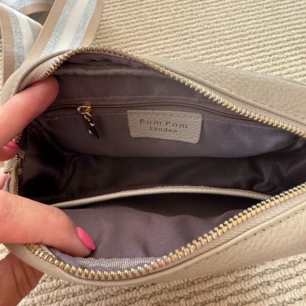 Pocketbook - Picture 4 of 6